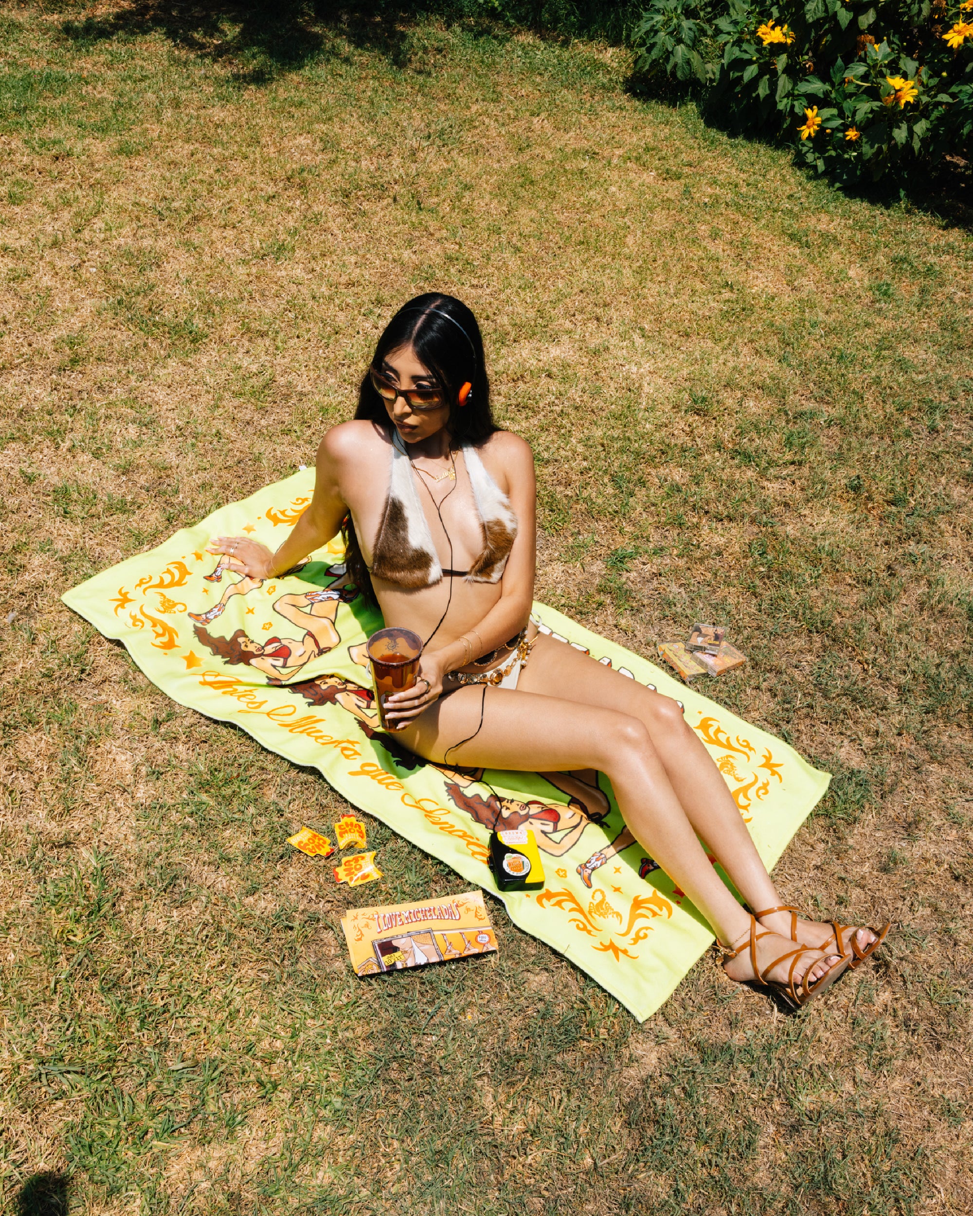 Antes Muerta Que Sencilla Beach Towel